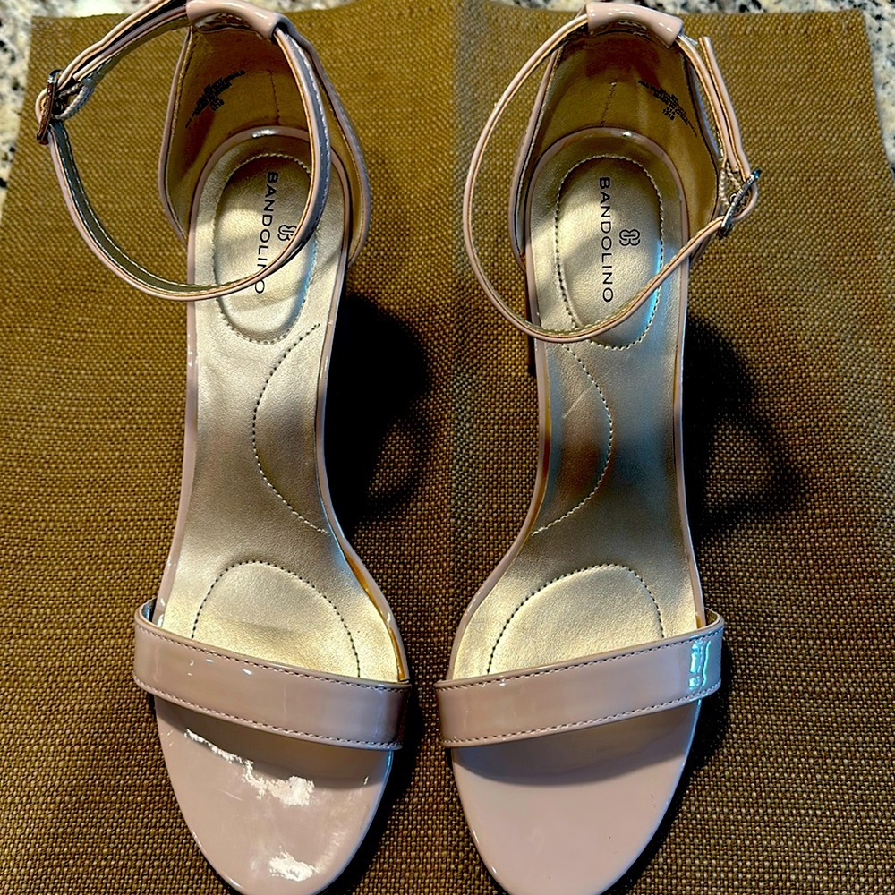 Ladies strappy dress shoes